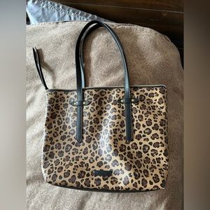 Gorgeous Leopard 🐆 Print Fossil Tote